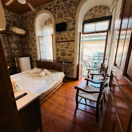 Azur Nafplio